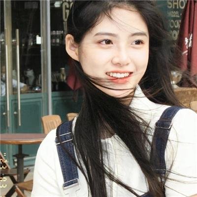 小妞死翘翘海报
